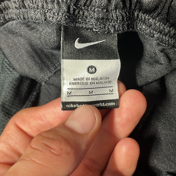 Nike medium shorts - Picture 3 of 3